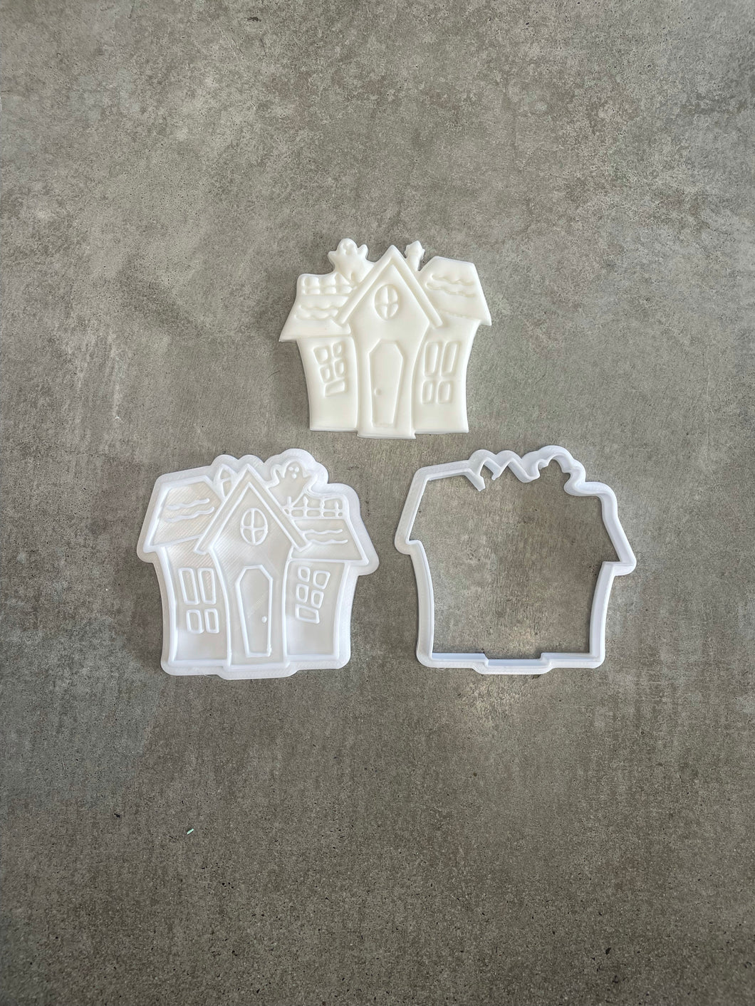 Haunted house cookie cutter